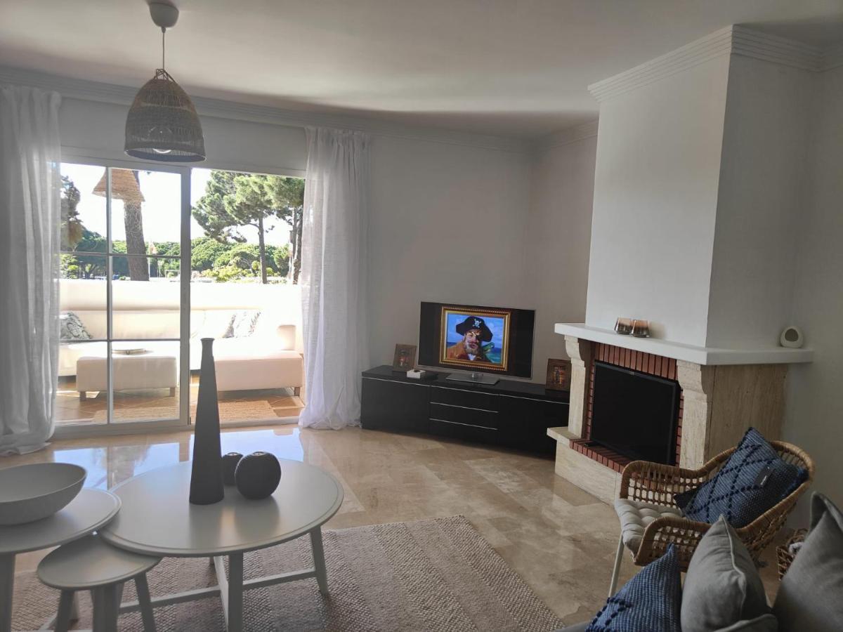 Center Beach 2 Beds Appartement Elviria Марбелья Екстер'єр фото