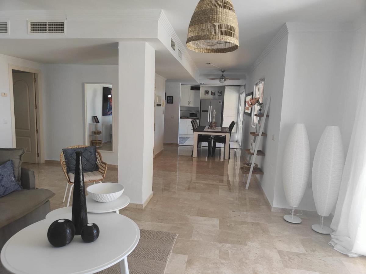 Center Beach 2 Beds Appartement Elviria Марбелья Екстер'єр фото