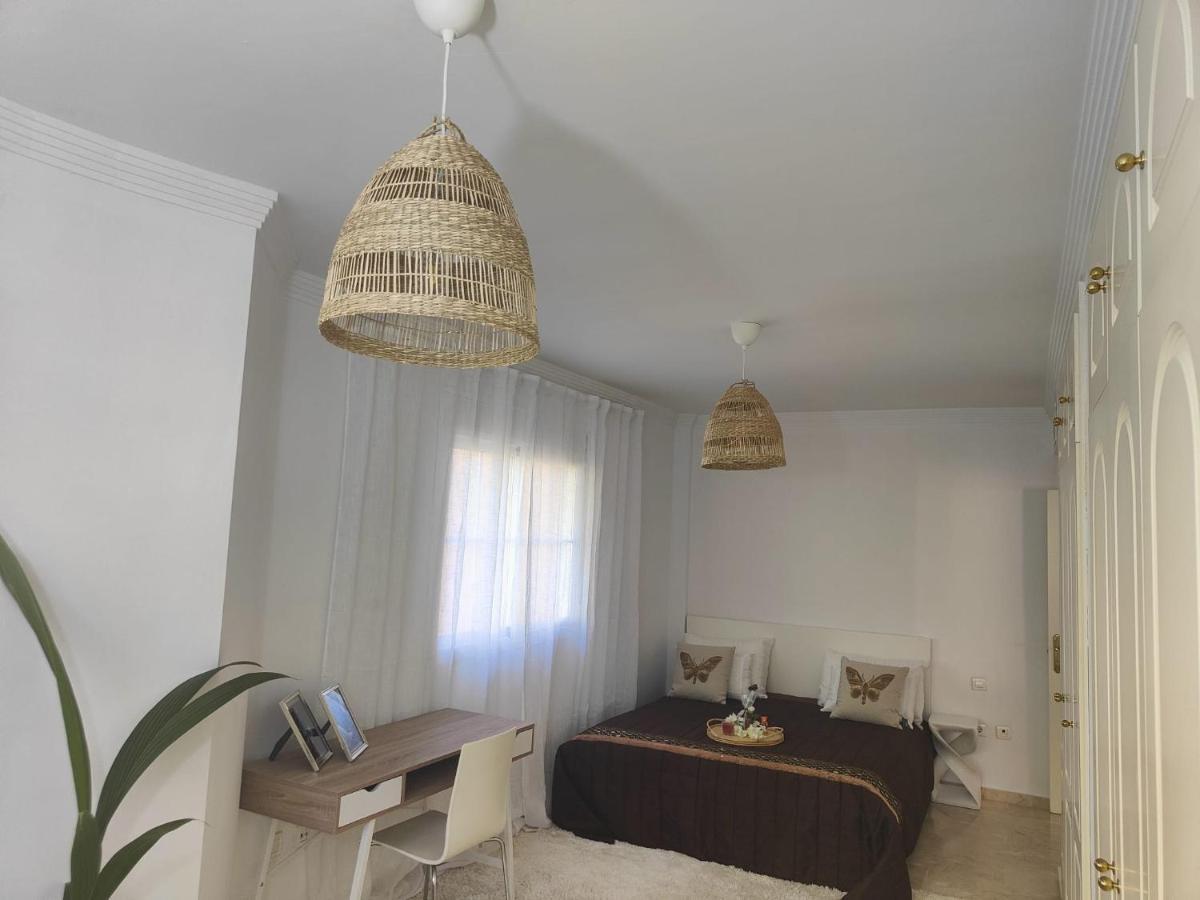 Center Beach 2 Beds Appartement Elviria Марбелья Екстер'єр фото
