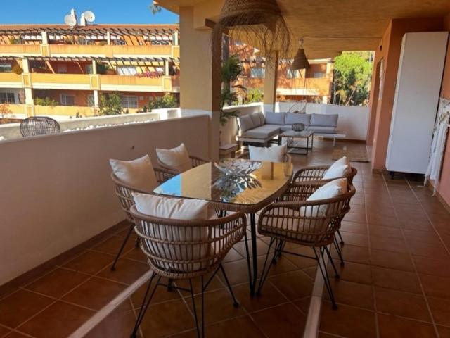 Center Beach 2 Beds Appartement Elviria Марбелья Екстер'єр фото